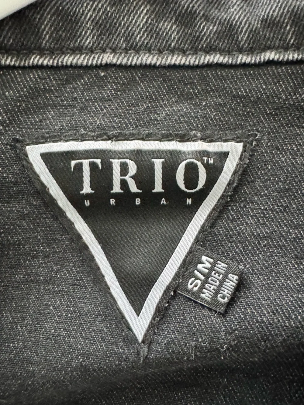 Trio Urban Brooklyn cropped black denim jacket S/M - Picture 2 of 5